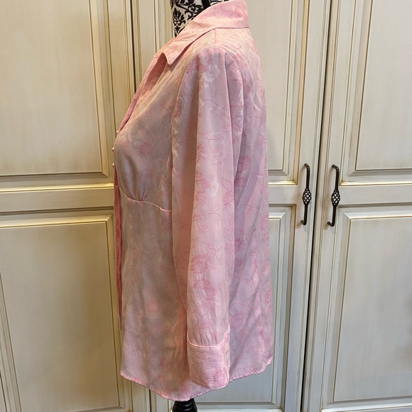 Dressbarn Size Large Pink Floral Pattern 3/4 Sleeve Button-Down Blouse - Picture 6 of 12